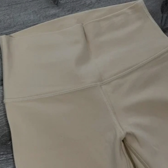 NWT Lululemon Align High-Rise Crop 17" Size 8 - Picture 4 of 5